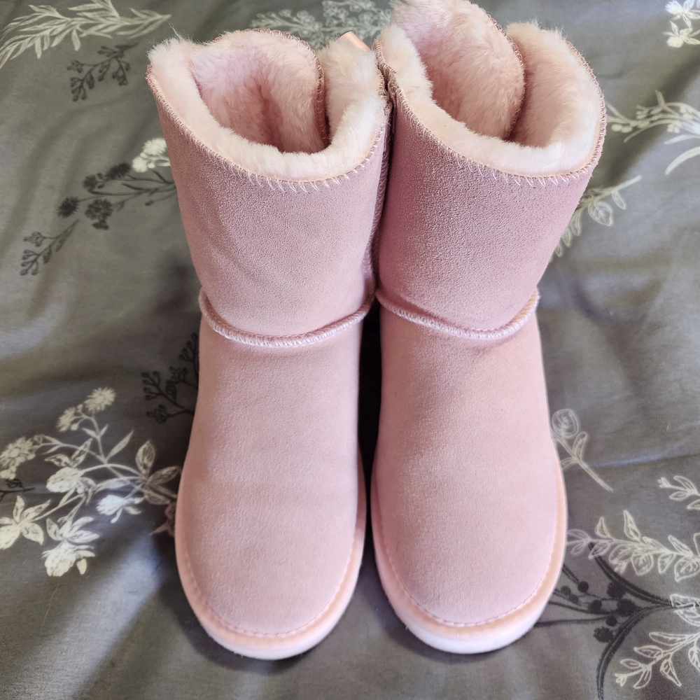 Light Pink Uggs
